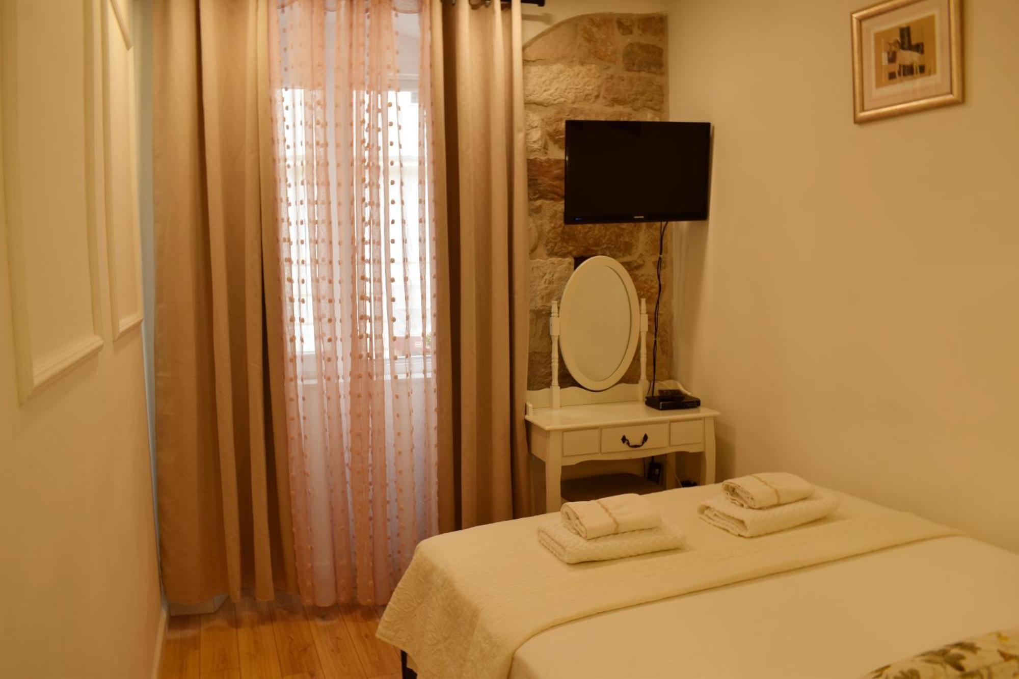 Split Old Town Suites 2 ภายนอก รูปภาพ